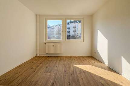 Wohnung zum Mieten in Plauen 220,00 € 44.93 m²