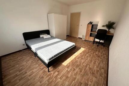 Helle 2-Zimmer WG-Wohnung im 5. OG mit Balkon in Wuppertal-Langer