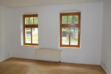Ab Mitte Juli 2026: Gemütliche Singlewohnung im Erdgeschoss * Laminatboden * Badewanne * Garten - Pirna
