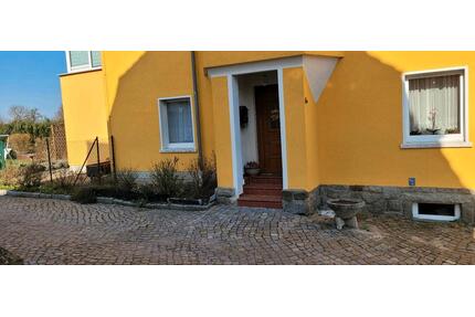 Charmante Einliegerwohnung (110qm)mit großen Garten&Kamin - Großröhrsdorf