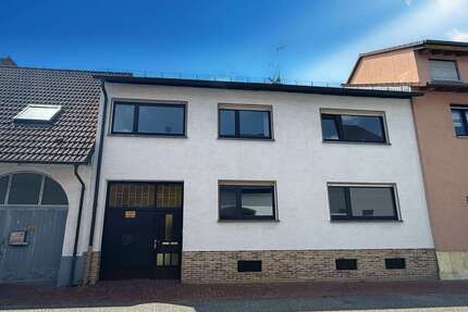 Haus zum Kaufen in Philippsburg 369.000,00 € 196.87 m²