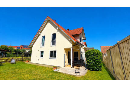 Ihr neues Zuhause! Neuwertiges Domizil mit viel Raum für die ganze Familie! - Neutraubling