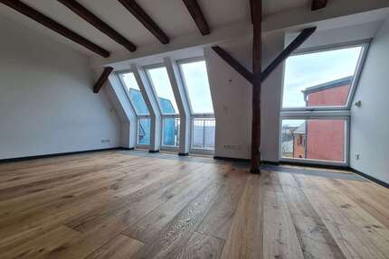 Wohnung zum Mieten in Zwickau 689,00 € 98.44 m²