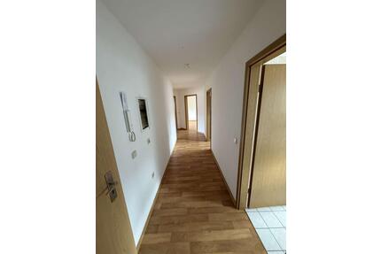 stadtnahe, gut isolierte Dachwohnung mit Einbauküche - Plauen