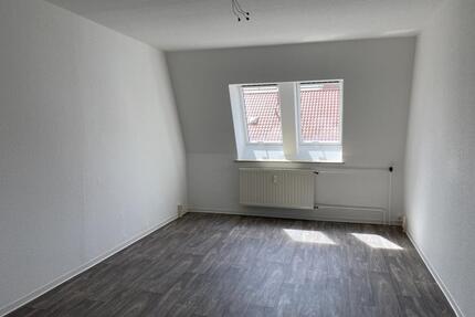 Im Stadtzentrum! - 361,00&nbsp;EUR Kaltmiete, ca.&nbsp; 60,17&nbsp;m&sup2; in Oschersleben (Bode) (PLZ: 39387)
