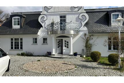 Haus am See Malente - 980.000,00&nbsp;EUR Kaufpreis, ca.&nbsp; 421,00&nbsp;m&sup2; in Malente (PLZ: 23714)