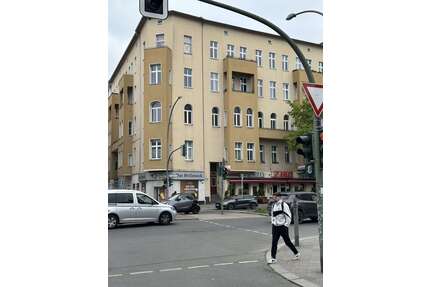 Wohnung zum Mieten in Berlin 1.955,61 € 180.49 m²