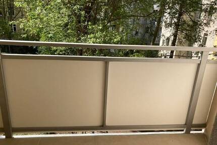 Großzügige 2-Zimmerwohnung mit Laminat, Balkon, Wanne und Einbauküche! - Chemnitz Sonnenberg