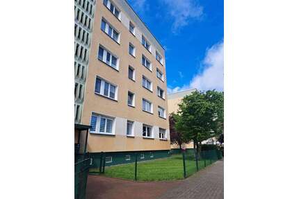 Wohnung zum Mieten in Halle 425,00 € 60.88 m²