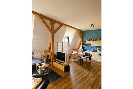 Großzügig wohnen in Pankow-Niederschönhausen - 4 Zi.-DG m. Garten - Berlin