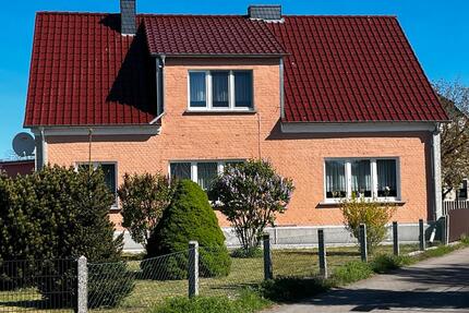 Haus mit 2 Wohneinheiten in Mönkebude zu verkaufen - Liepgarten