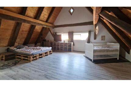 Große 3-Zimmer Maisonettewohnung in denkmalgeschütztem Mehrfamilienhaus in Scheer