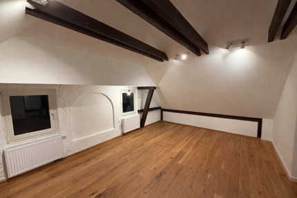 Frisch sanierte 1,5 Zi DG Wohnung mit Fachwerkcharme in Grunbach - Remshalden