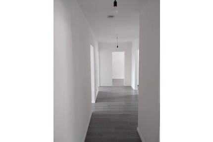 3-Raum-Wohnung, frisch saniert - 348,00&nbsp;EUR Kaltmiete, ca.&nbsp; 58,00&nbsp;m&sup2;&nbsp;Wohnfl&auml;che in Ostrau (PLZ: 04749)