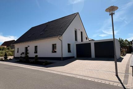 Modernes KfW-Zweifamilienhaus, ohne Makler zu verkaufen - Höchstadt an der Aisch