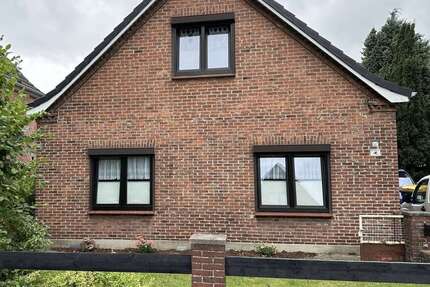 Haus zum Kaufen in Uetersen 420.000,00 € 180 m²