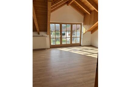 Dachatelier -Wohnung - 420,00&nbsp;EUR Kaltmiete, ca.&nbsp; 49,00&nbsp;m&sup2; in Teisnach (PLZ: 94244)