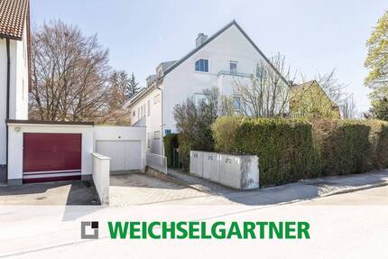 Bezugsfreie Dachgeschosswohnung mit schöner Wohnatmosphäre und TG-Einzelstellplatz - München Trudering-Riem