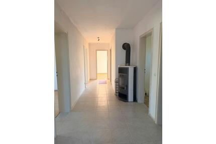 4,5 Zimmerwohnung - 850,00&nbsp;EUR Kaltmiete, ca.&nbsp; 105,00&nbsp;m&sup2; in Wassertrüdingen (PLZ: 91717)