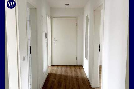 **Direkt einziehen** renovierte 3-Zimmer-Wohnung, Vinyl-Boden, helles Tageslichtbad, Essküche - Singen (Hohentwiel)