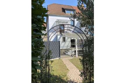 Haus zum Mieten in Mannheim 1.700,00 € 98 m²