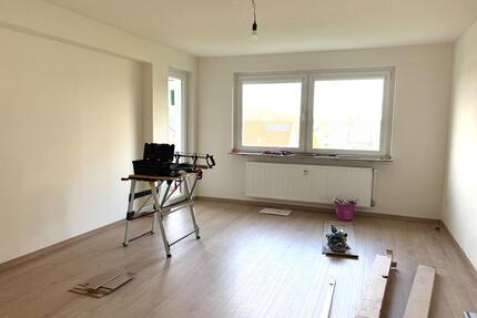 Erstbezug nach Renovierung! Helle 3-Zimmer-Wohnung mit Balkon - Bad Driburg
