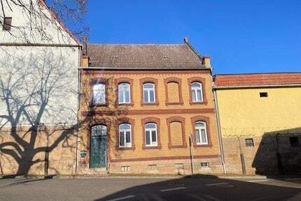 Ein Zweifamilienhaus mit Potenzial - Laucha Tröbsdorf