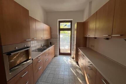Großzügige 4,5-Raum Wohnung mit Einbauküche und Balkon in Duisburg-Dellviertel