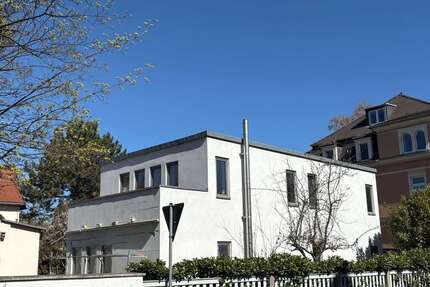 Haus zum Mieten in Dresden 3.000,00 € 154 m²