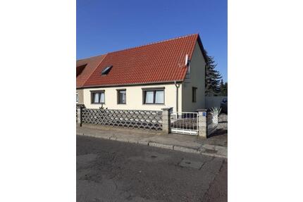 Doppelhaushälfte in ruhiger Lage von Burg