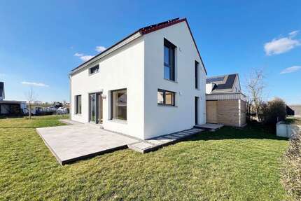 Haus zum Mieten in Köngen 2.700,00 € 137.89 m²