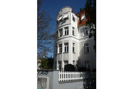 Wohnoase in Stadtfeld- Ost am Glacisparkt mit Holzfußboden, Badewanne u. Dusche, Aufzug u. Balkon - Magdeburg Nordwest