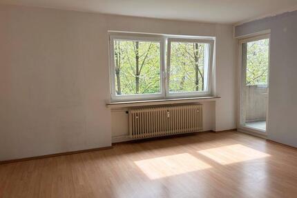 Helle 3-Zimmer-Wohnung mit BALKON und Wannenbad - Solingen Wald