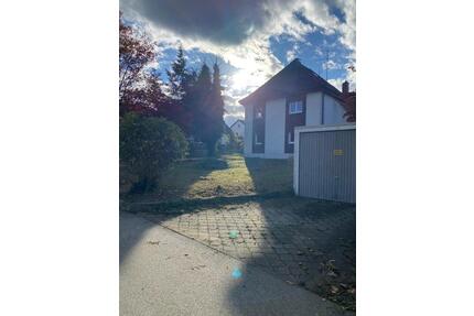 Freistehendes Einfamilienhaus mit großem schönem Garten zu verm. - Simbach