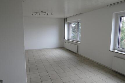 Büroräume im 1. OG - 650,00&nbsp;EUR Kaltmiete, ca.&nbsp; 95,00&nbsp;m&sup2; in Vechelde (PLZ: 38159)
