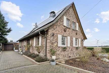 Haus zum Kaufen in Neukirchen-Vluyn 1.350.000,00 € 271 m²