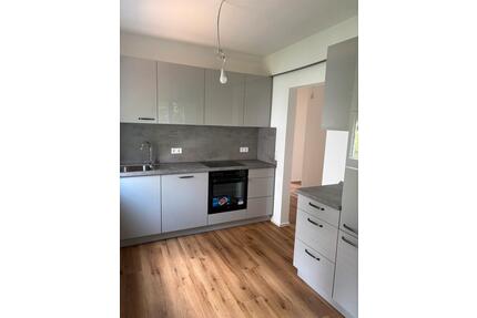 Kernsanierte 3-Zimmer Wohnung + Hobbyraum in Stuttgart-Degerloch