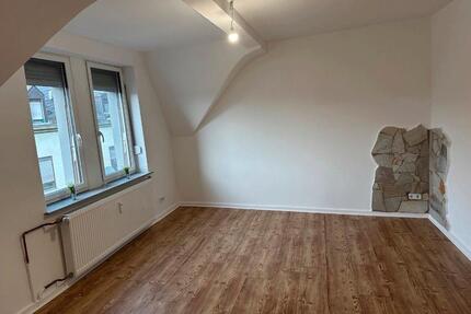 Idar, 2 ZKB, Mietwohnung (DG) frisch saniert - Idar-Oberstein