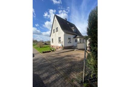 Bauernhaus Einfamilienhaus Randlage 1ha Land - Bausendorf