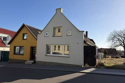Haus zum Kaufen in Bergen auf Rügen 173.000,00 € 175.55 m²