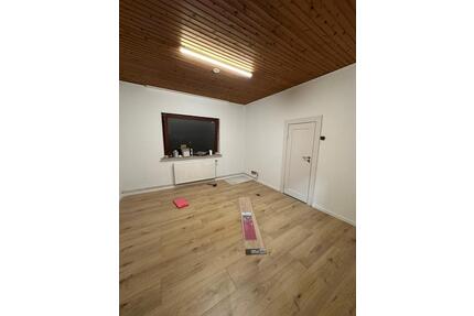 Wohnung 4 Zimmer - 900,00&nbsp;EUR Kaltmiete, ca.&nbsp; 90,00&nbsp;m&sup2; in Brake (Unterweser) (PLZ: 26919)