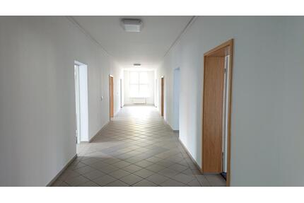 Gewerberäume für Büro, Praxis, Manufaktur, Handwerk; 250 qm - Hildesheim Himmelsthür