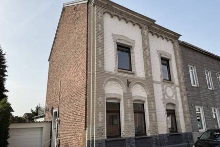 Modernisierungsbedürftiges Einfamilienhaus mit Garage und Sonnengrundstück im Herzen von Bardenberg - Würselen