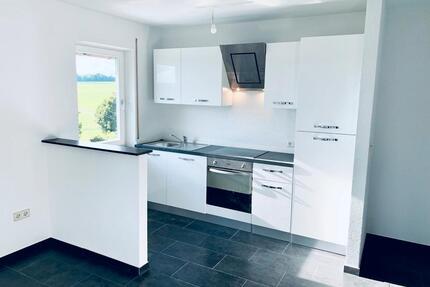 Neu renovierte 2-Zimmer Wohnung mit Einbauküche & PKW-Stellplatz - Villingen-Schwenningen