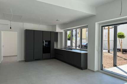 Wohnung zum Mieten in Frankfurt am Main 2.240,00 € 121 m²