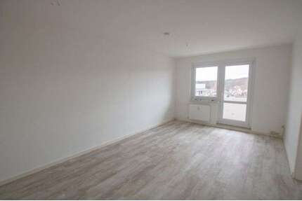 Wohnung zum Mieten in Halle (Saale) 344,00 € 68.63 m²