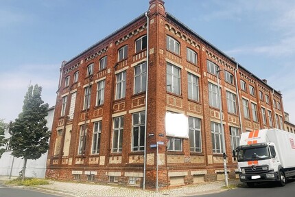 Stadtteil-Luckenwalde MFH (4 WE + 1 GE) & Rohbau -Ausbau zu MFH mit ca.1.000 - 1.200 qm Wohnfläche !