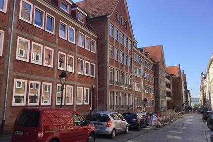 Über den Dächern von Lübeck: renovierte 3 Zimmer-Dachgeschoss-Wohnung, sofort anmietbar!