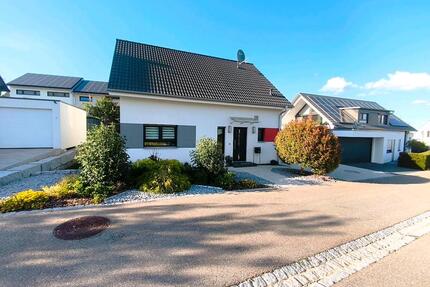 freistehendes Einfamilienhaus aus 2020 mit Doppelgarage KfW 55 - Mühlacker