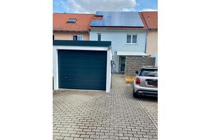 Ohne Makler: Reihenhaus am Heuchelhof mit Einliegerwohnung - Würzburg